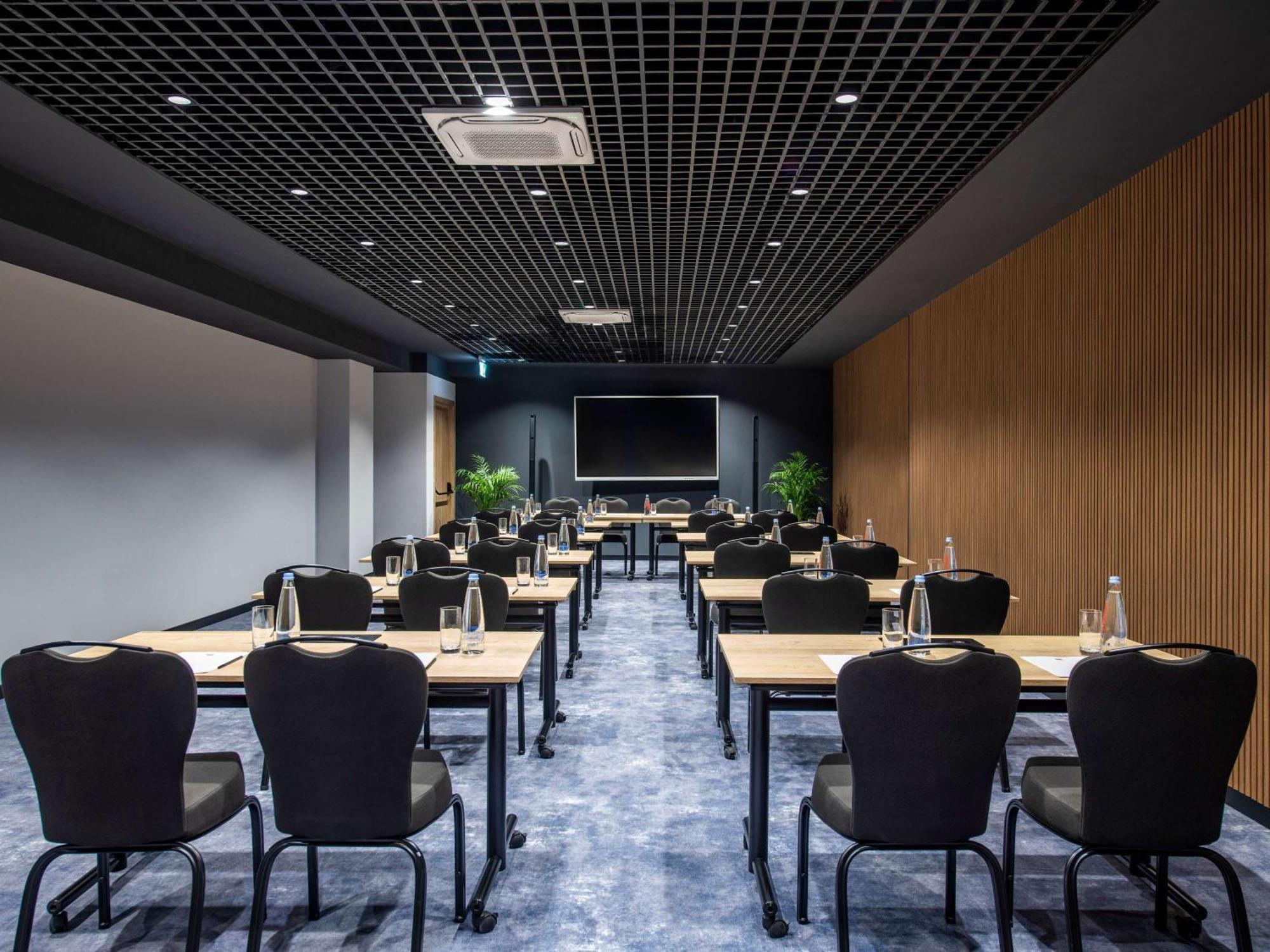 Ibis Tbilisi Airport Otel Dış mekan fotoğraf