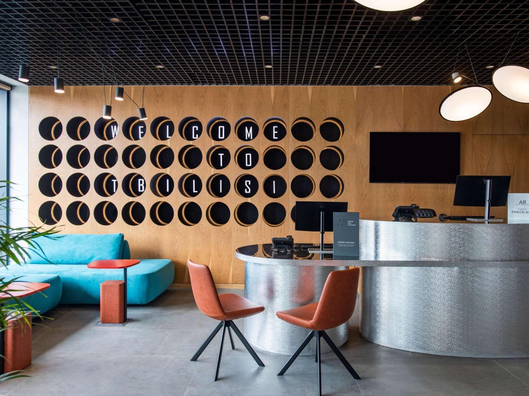 Ibis Tbilisi Airport Otel Dış mekan fotoğraf