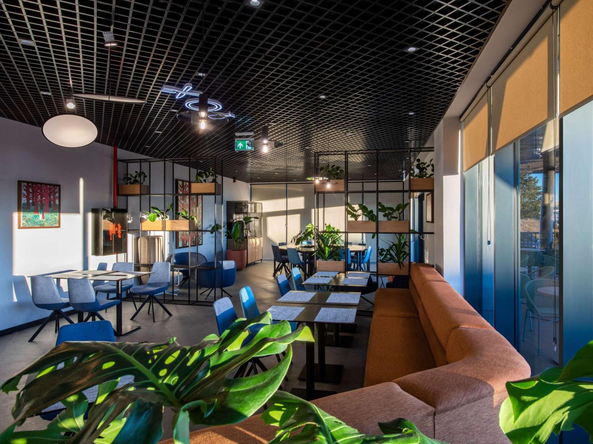 Ibis Tbilisi Airport Otel Dış mekan fotoğraf