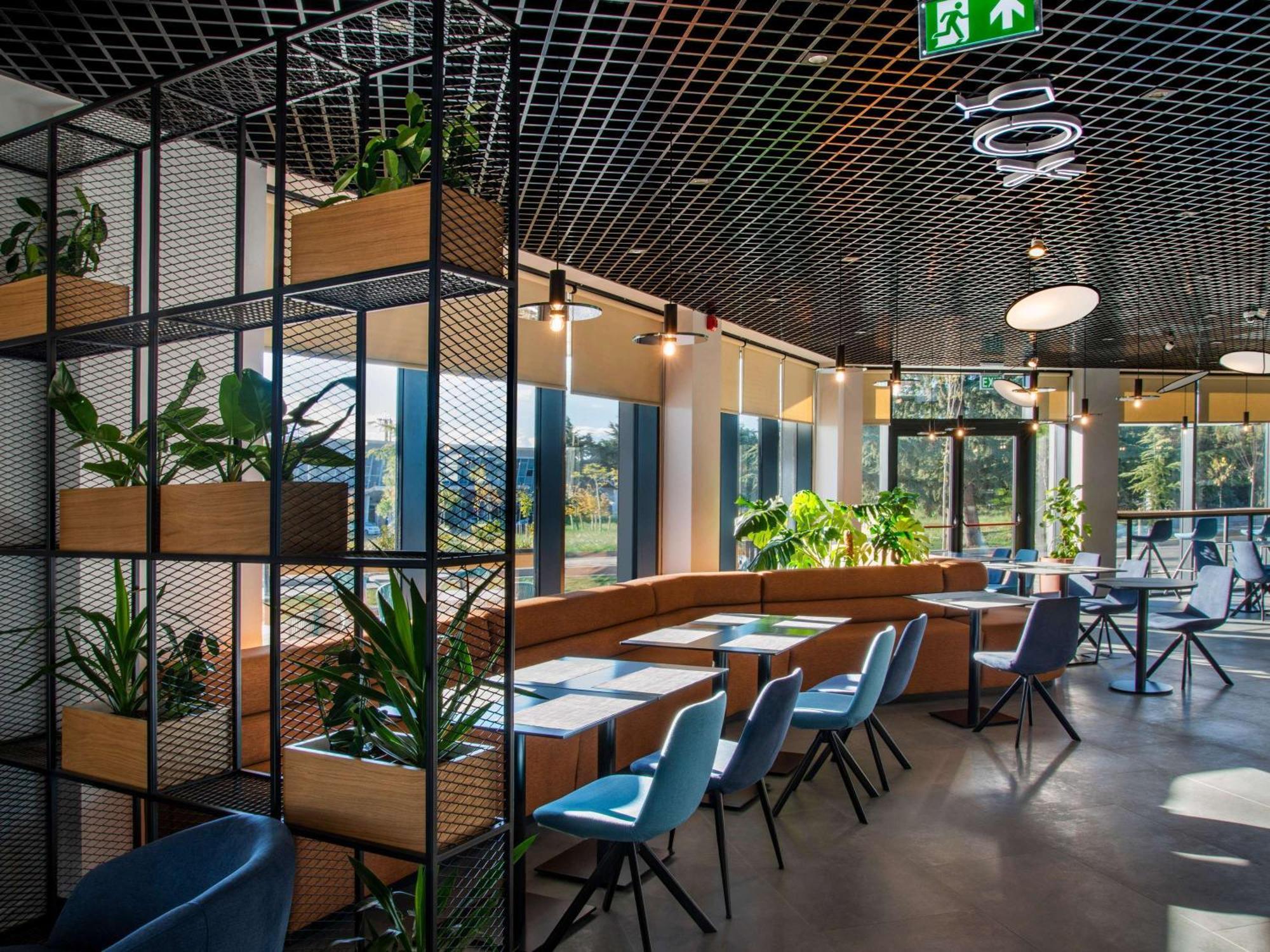 Ibis Tbilisi Airport Otel Dış mekan fotoğraf
